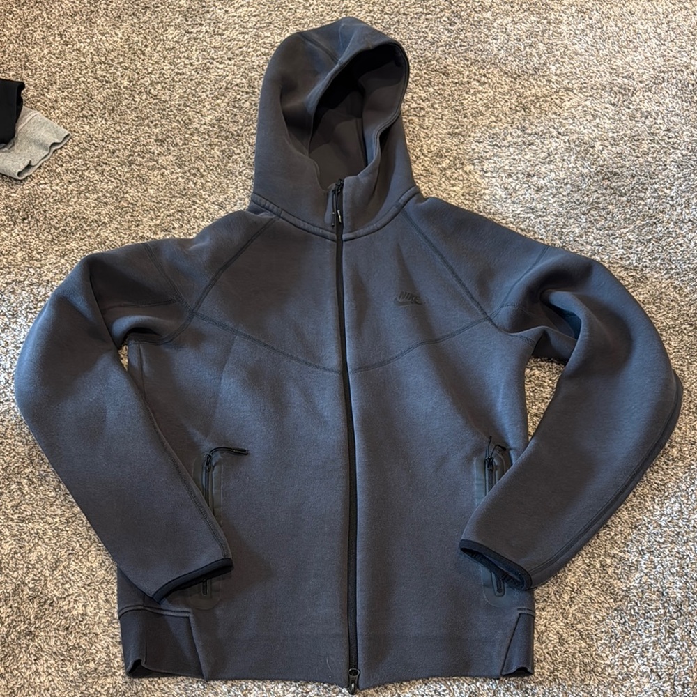 Nike Gray High Collar Performance Jacket, size M, TALL